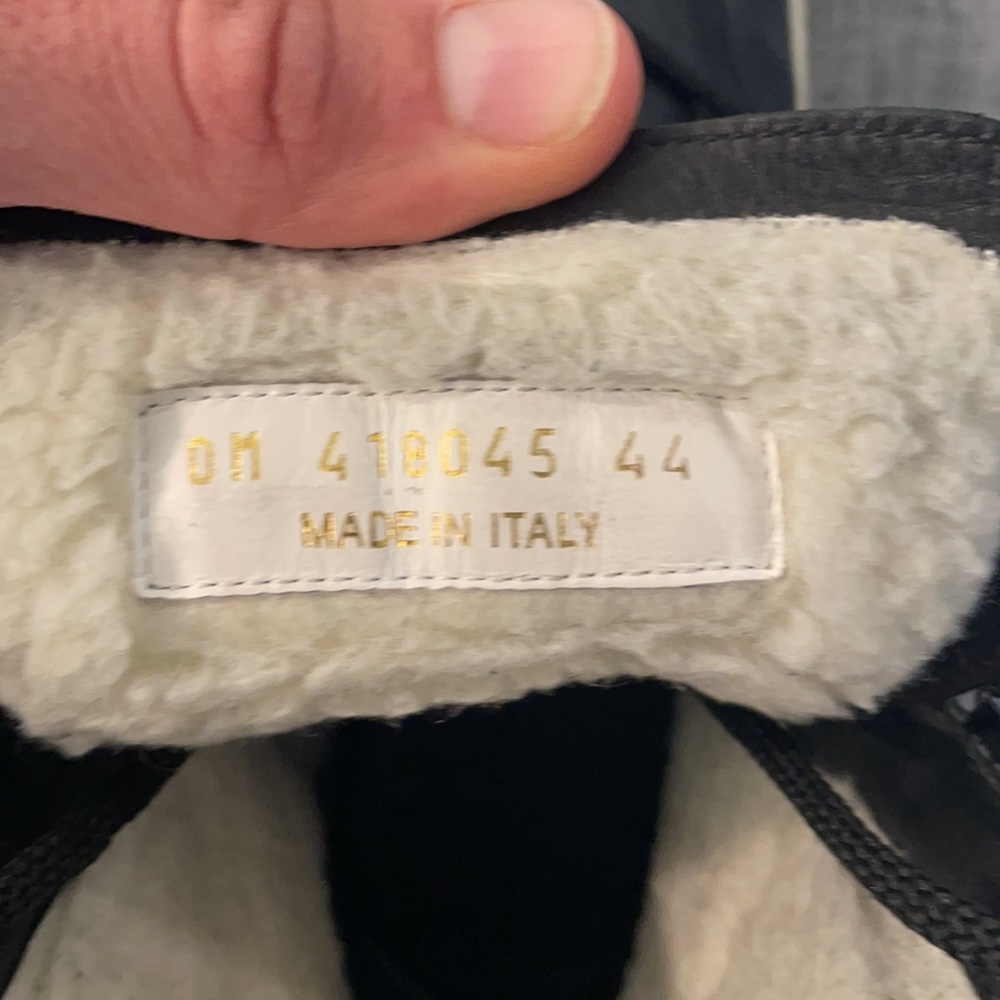 Saint Lauren Black Ho-Top Shearling Sneakers - Picture 7 of 7